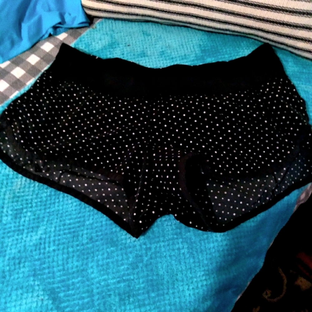 Lululemon speedy workout shorts gently worn